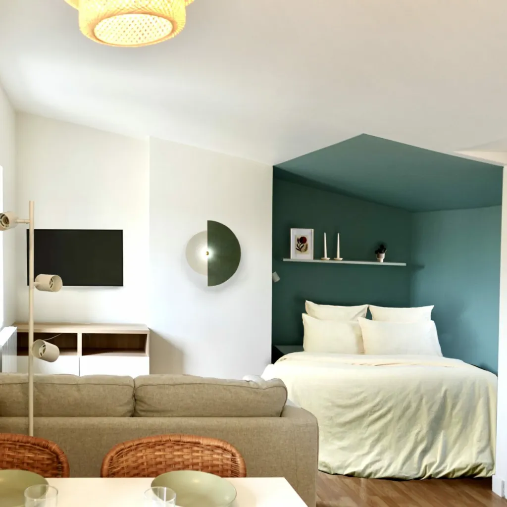 Vue générale de l’appartement optimisé et modernisé au Jardin Public, par l'Atelier D, architecte d'intérieur à Bordeaux.