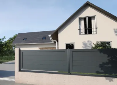 Pose de clôture en aluminium personnalisée de la marque GYPASS assortie au portail, porte de garage ou porte d'entrée à Lyon et sa région