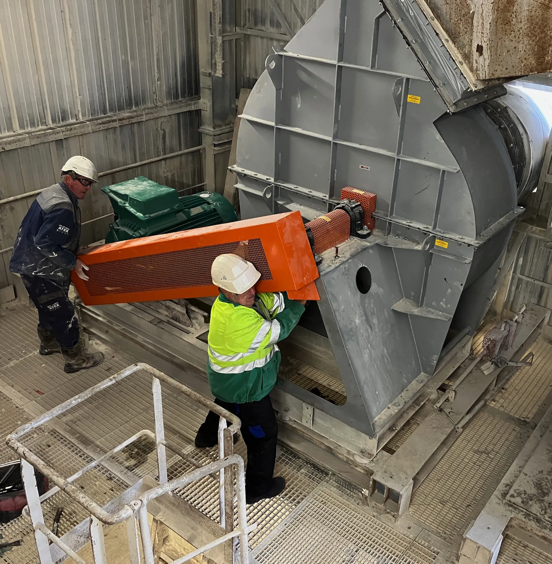 Remplacement d'un ventilateur dans une usine à chaux à Sorcy