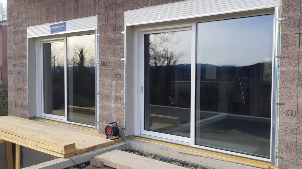 Vente et installation de baie vitrée pour maison BBC et Passiv-haus