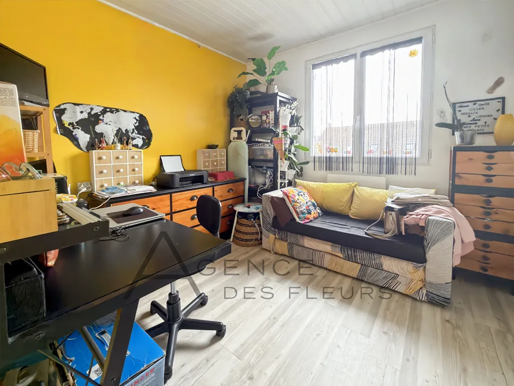 A acheter maison de 82m² édifiée sur un terrain de 573 m² sur la commune de SAINT PIERRE LES ELBEUF 76320