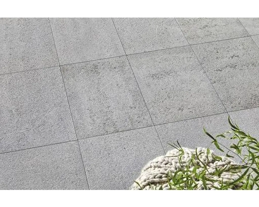 DALLAGE EXTERIEUR EN GRANIT GRIS