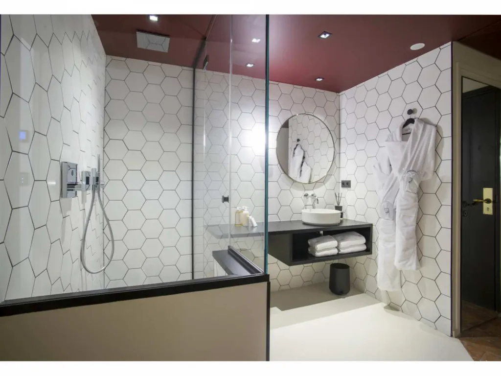 photographe d'architecture intérieure Mihotel La Tour Rose suite Alba salle de bain