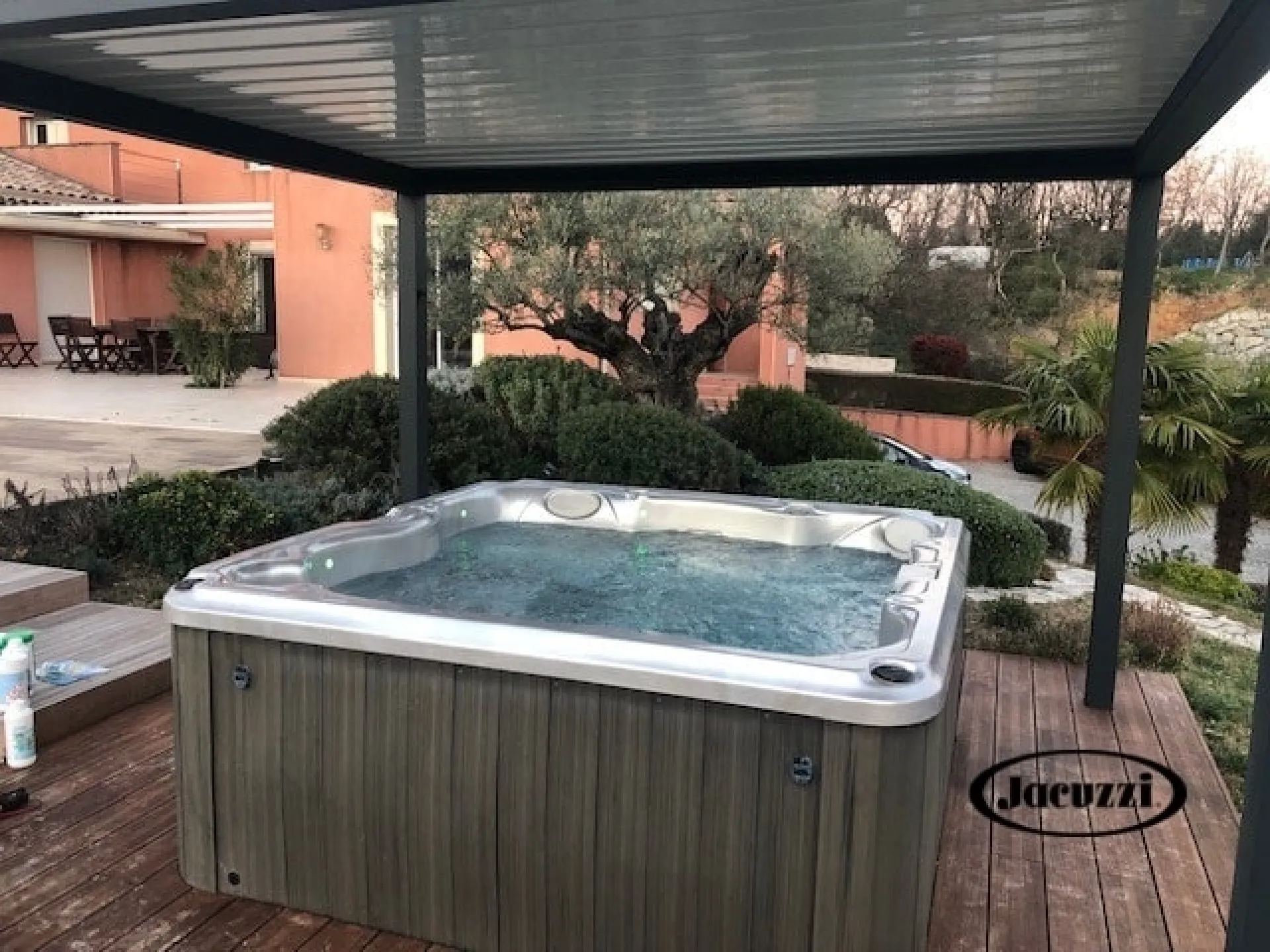 Installation d’un Jacuzzi® sur mesure à Valence dans la Drôme