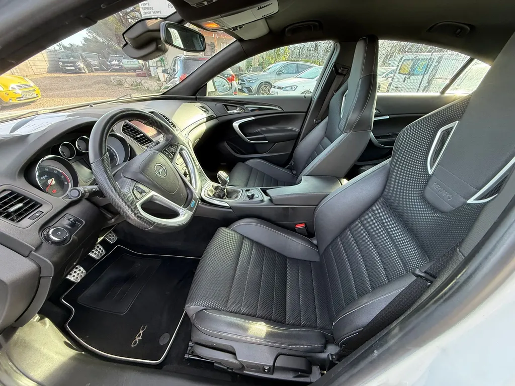 OPEL INSIGNIA OPC 2.8 V6 TURBO AWD 4 ROUE MOTRICES 