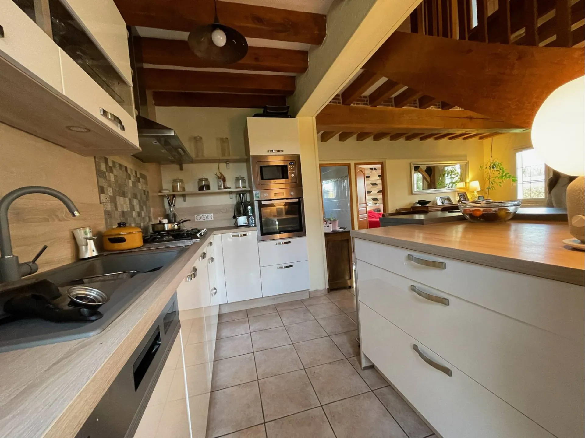 CUISINE AMÉNAGÉE ÉQUIPÉE