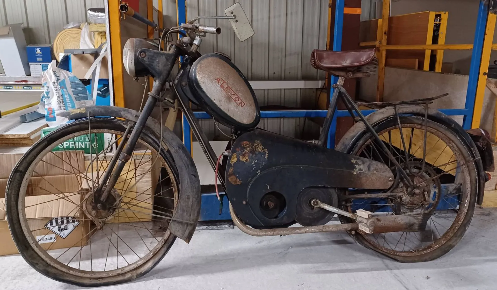 VELOMOTEUR 100CC ALCYON SIX FOURS LES PLAGES