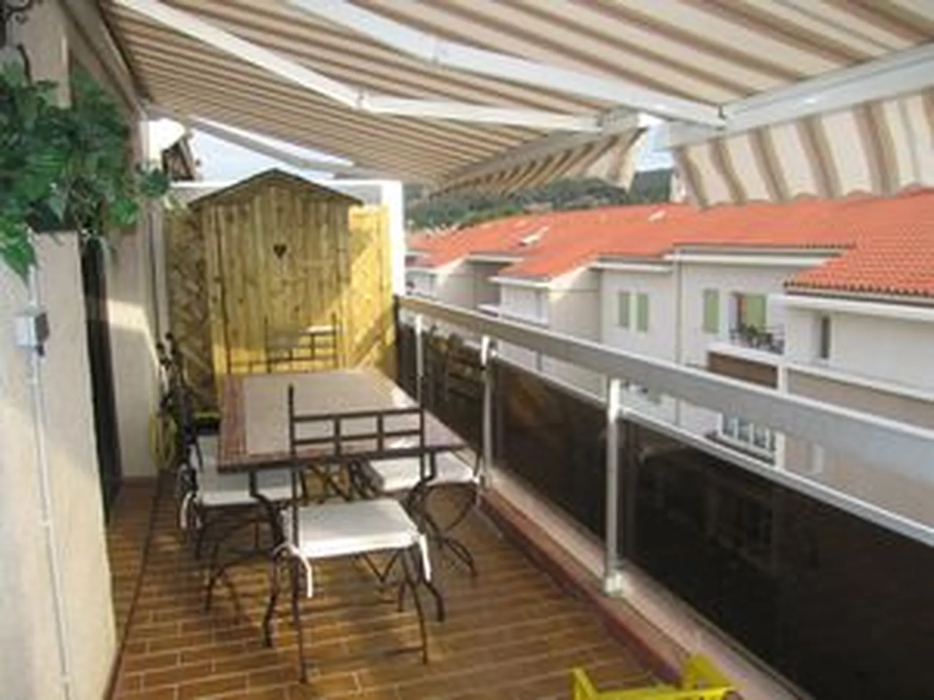 Vente appartement Roquefort La Bédoule centre ville avec terrasse et loggia