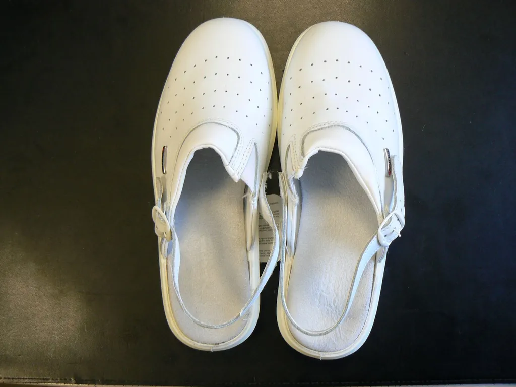 SABOT MARKUS AVEC BRIDE RABATTABLE réf : 11MARKUS