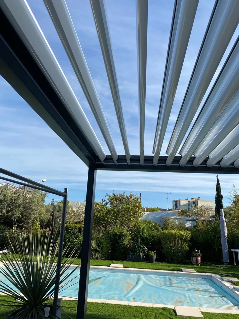 Pergola bioclimatique sur Martigues