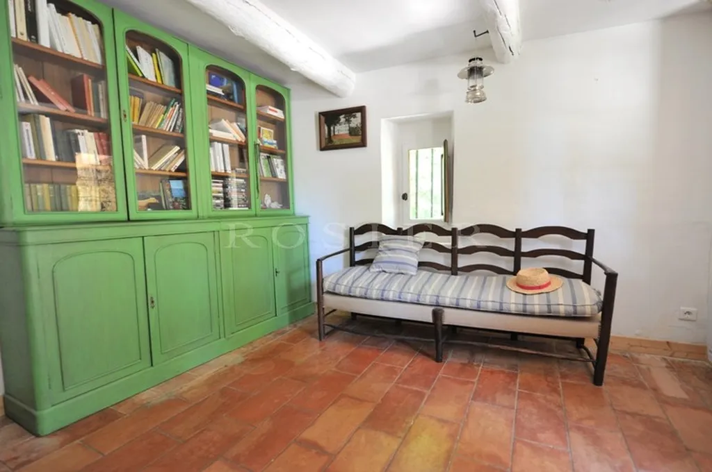 Mazet restauré avec soin, région de Sault    