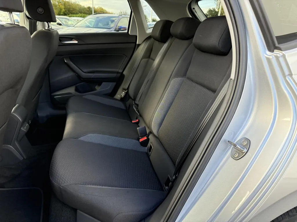 Volkswagen Polo d'occasion à prix bas chez votre concessionnaire à proximité de Le Havre et Rouen Normandie