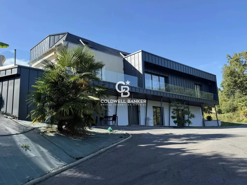 Acheter une Élégante maison contemporaine avec piscine et grand jardin à Château-Gontier en Mayenne
