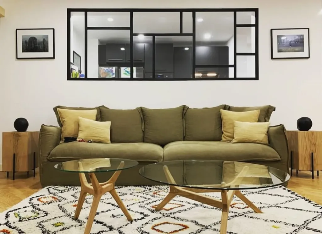 Fabrication d’une verrière en acier sur mesure style Mondrian à Aix-en-Provence – design graphique et savoir-faire artisanal