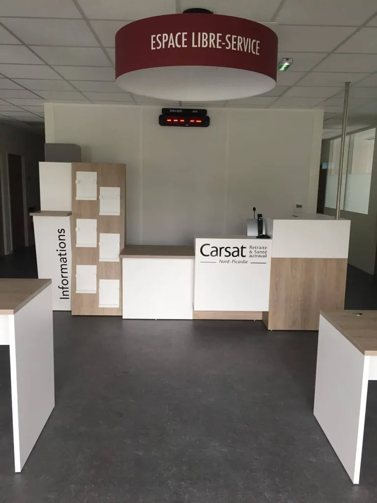 Réalisation d'une banque d'accueil sur mesure à Arras