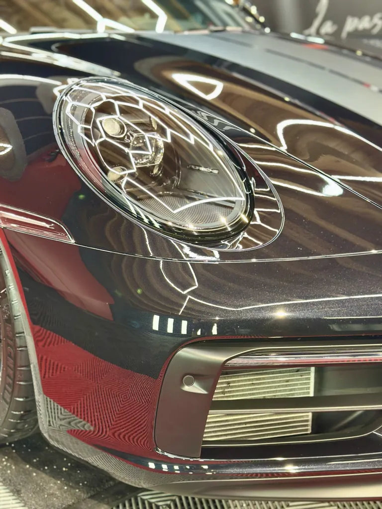 protection carrosserie polissage traitement céramique DETAILING Vaugneray socialiste Porsche 992 GTS Cabriolet