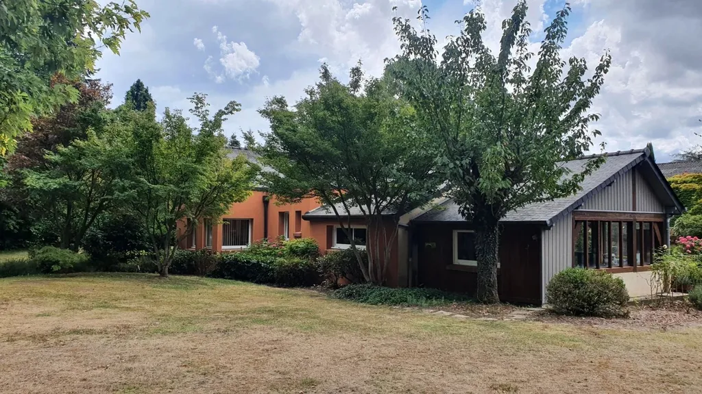 VENDU - Propriété avec parc et dépendances - Le Mans - à vendre