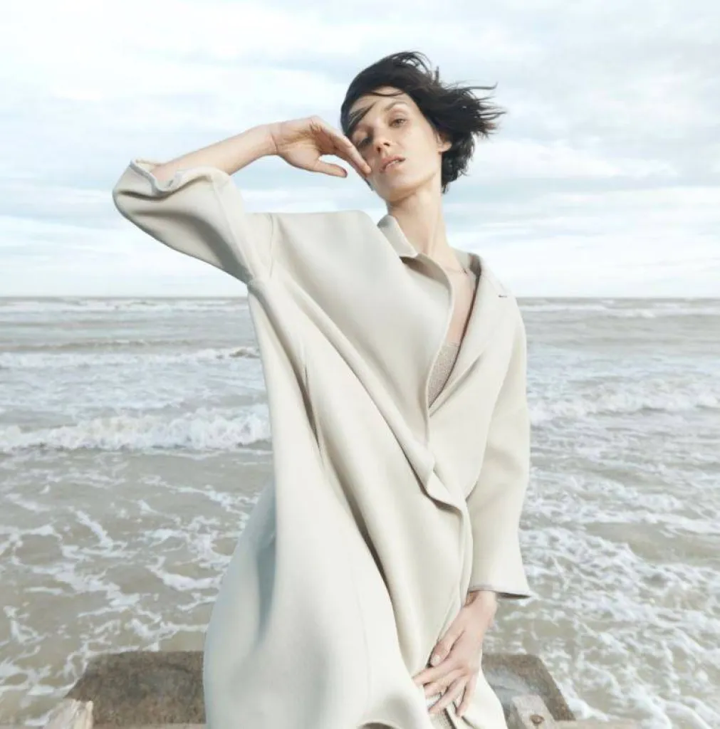 Fabiana Filippi c'est une manière d'être et celui de Fabiana Filippi est sobre et raffiné.