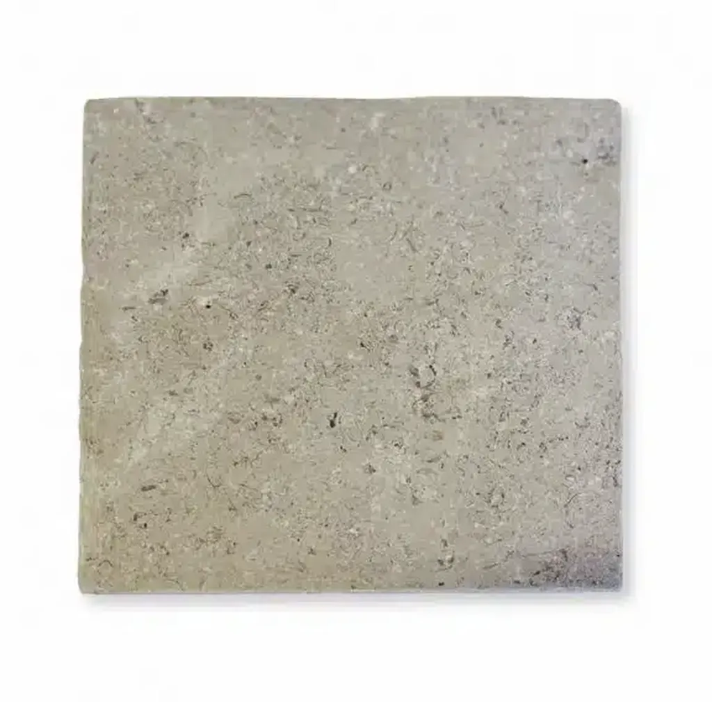 Finition vieillie en pierre naturelle pour sols intérieurs et extérieurs au charme authentique intemporel durable élégant traditionnel