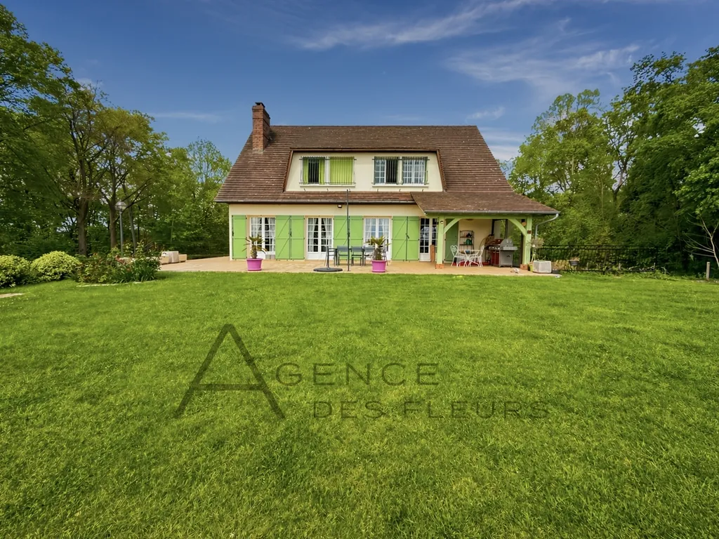 A vendre, propriété de charme de 202 m² édifiée sur un terrain de 3952 m² sur la commune de FRENEUSE 76410