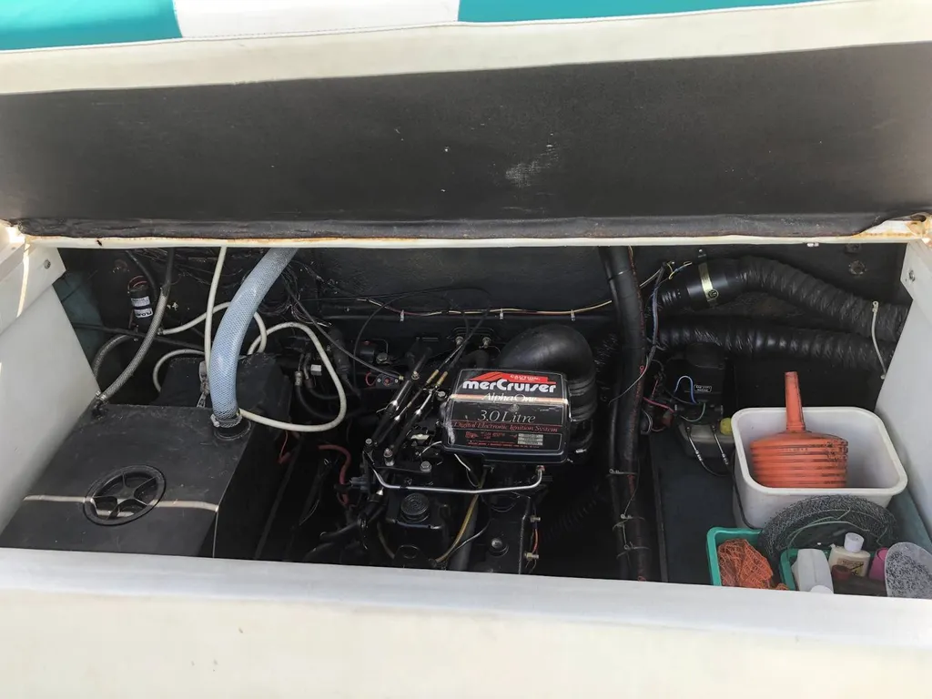 Bateau à moteur d'occasion avec remorque Bandol