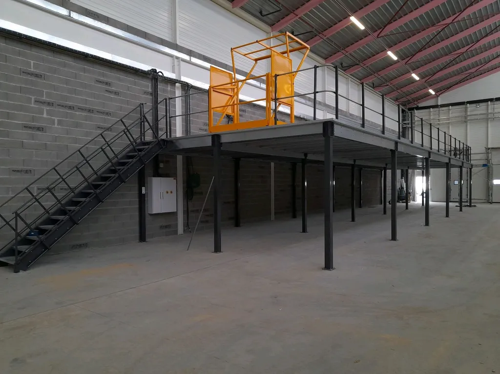 Installer une plateforme de stockage ou mezzanine industrielle pour doubler votre surface à Toulouse et Albi