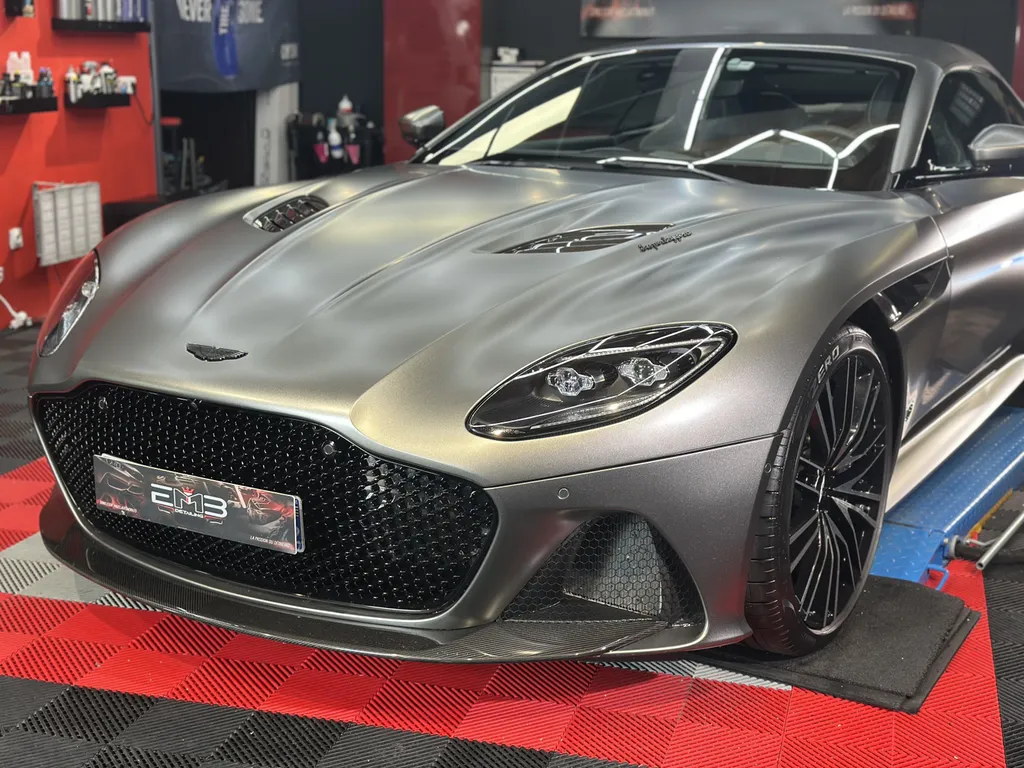 PPF complet sur Aston Martin DBS matte chez EMB Detailing proche Villefranche sur Saône 