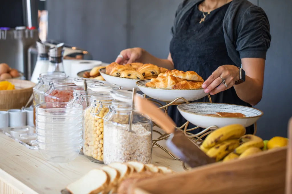 petit déheuner thecamp hotel