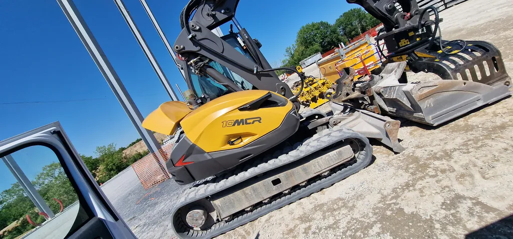 MECALAC 10MCR