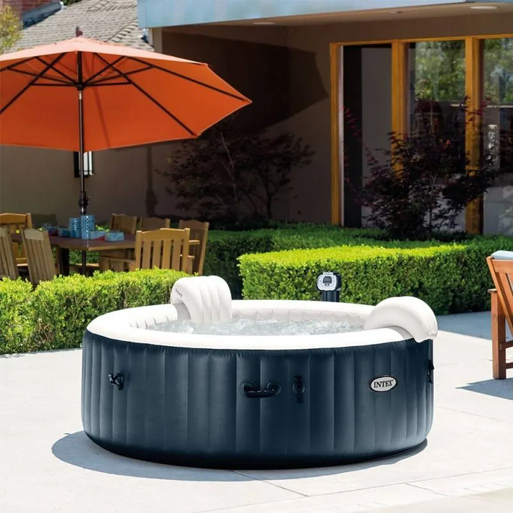 Pure Spa Bulles LED 4 Places INTEX chez Aquarev'Piscines à Beaumont-de-Pertuis dans le 84