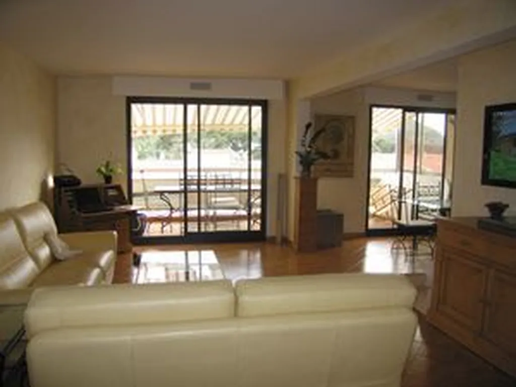 Vente appartement Roquefort La Bédoule centre ville avec terrasse et loggia