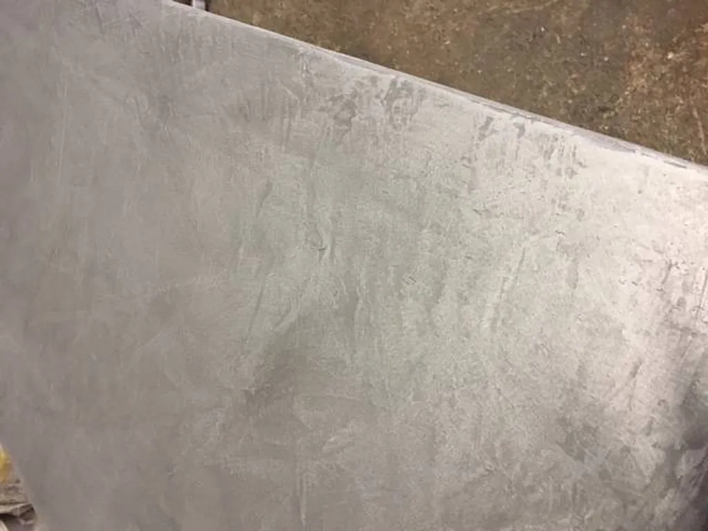 METALDECO ÉTAIN APPLIQUE AU COUTEAU