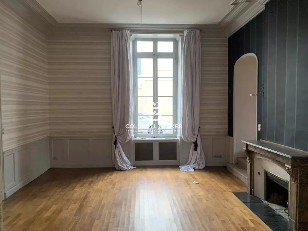 maison en centre ville du mans avec parquets et moulures