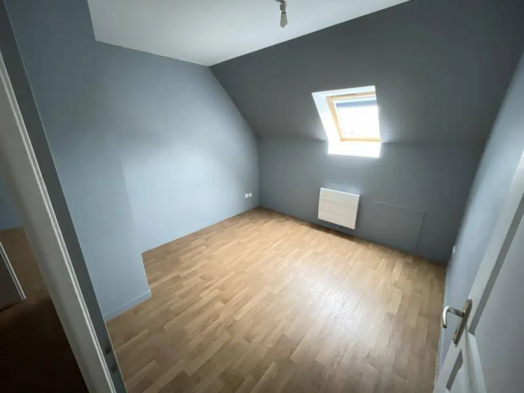 A acheter charmante maison de 106m² sur un terrain de 350m² sur la commune de LA LONDE 76500
