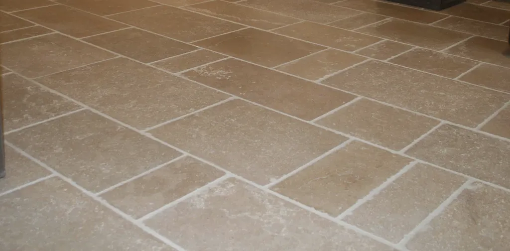 Cèdre Gray – Marbre naturel beige et crème pour sols et dallages intérieurs et extérieurs