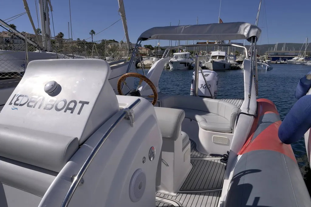 L'arche de Chloé, notre bateau pour visiter les Calanques