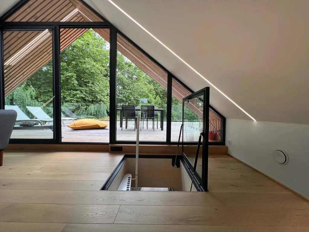 EP Fermeture, expert français de la fabrication artisanale de trappes de sol sur mesure haut de gamme