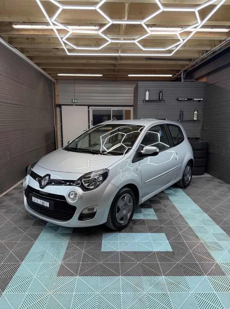 Acheter une Renault Twingo II Phase 2 d’occasion à Présilly avec révision complète et garantie pour vos déplacements urbains en Haute-Savoie