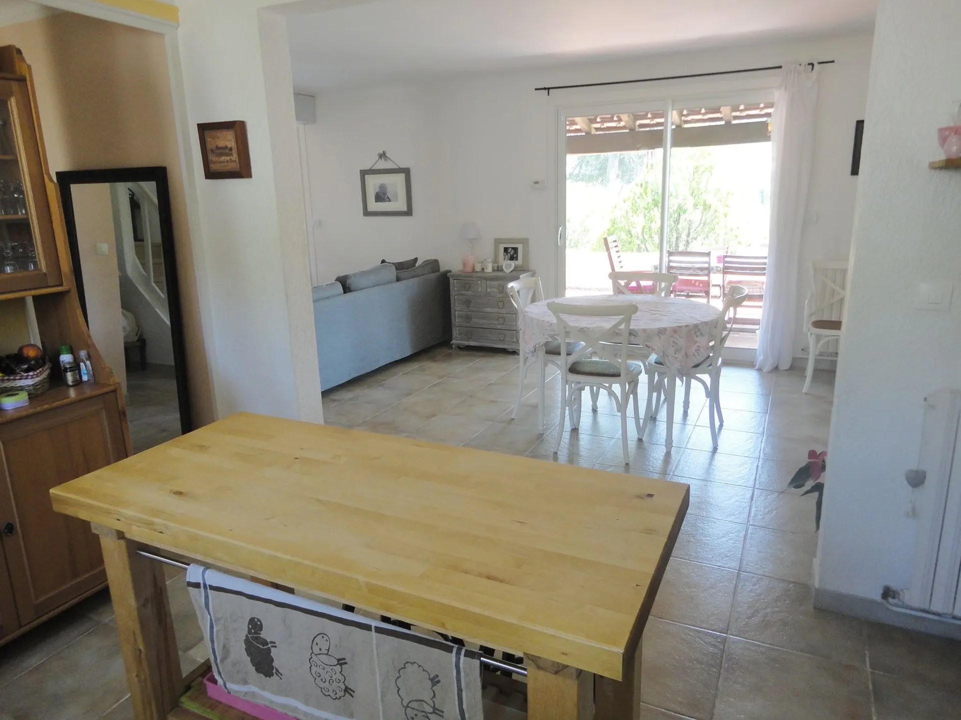 A vendre maison 5 Roquefort La Bédoule avec vue dégagée campagne,  sur terrain arboré de 935m²