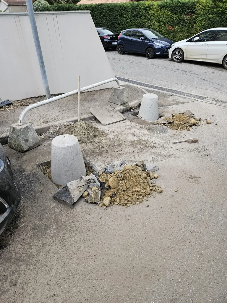 Pose de plots dans une copropriété à Villeurbanne