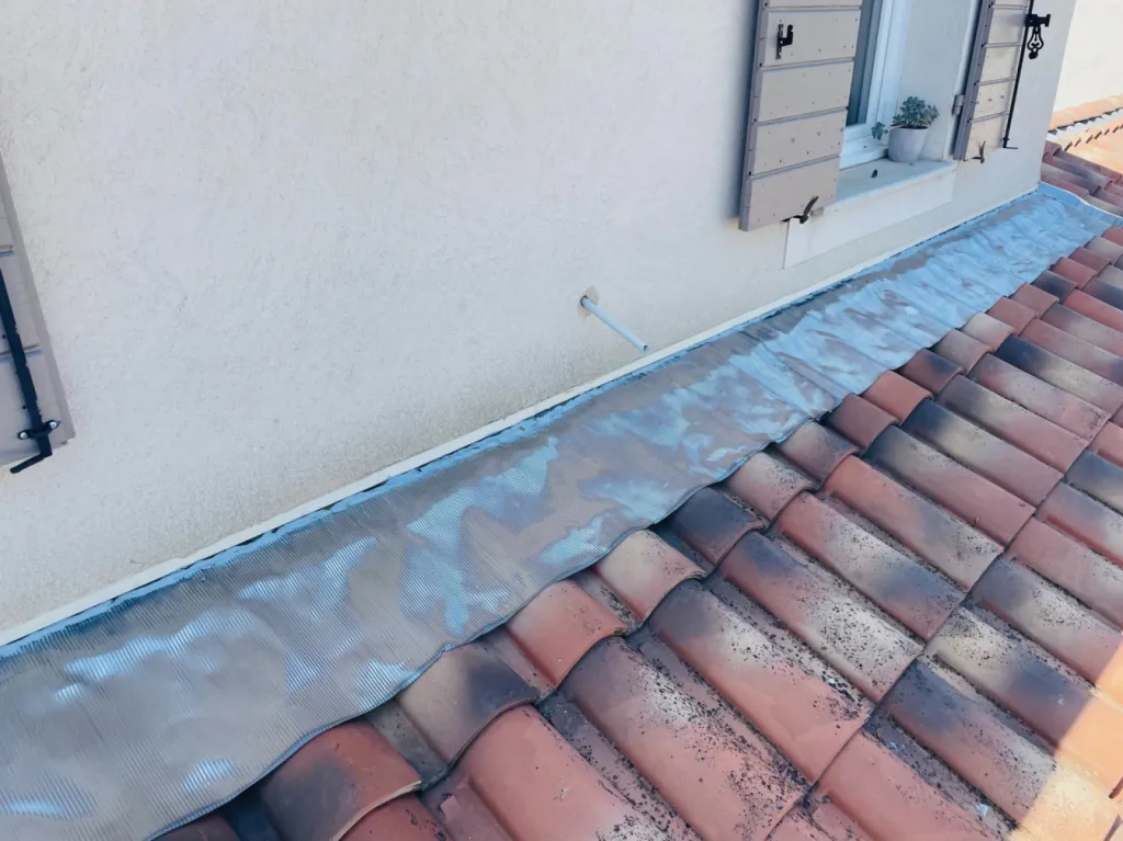 Pose de plomb sur Solin à Ensuès-la-Redonne 13820