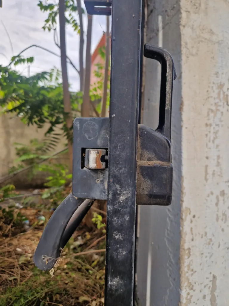 Porte blindée et remplacement d’un verrou de porte blindée à Marseille : précision, sécurité et savoir-faire