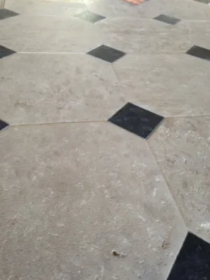 Dallage en pierre naturelle à cabochon à Montpellier et Béziers