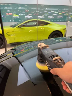  Polissage et lustrage Aston-Martin Vantage à Mougins dans les Alpes-Maritimes 06.