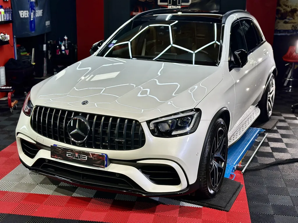 Traitement céramique auto lyon protection carrosserie Mercedes GLC 63 AMG