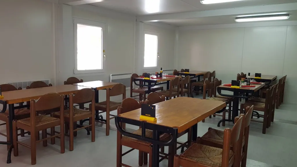 Location de structures modulaires pour la Brasserie des sports à Noves