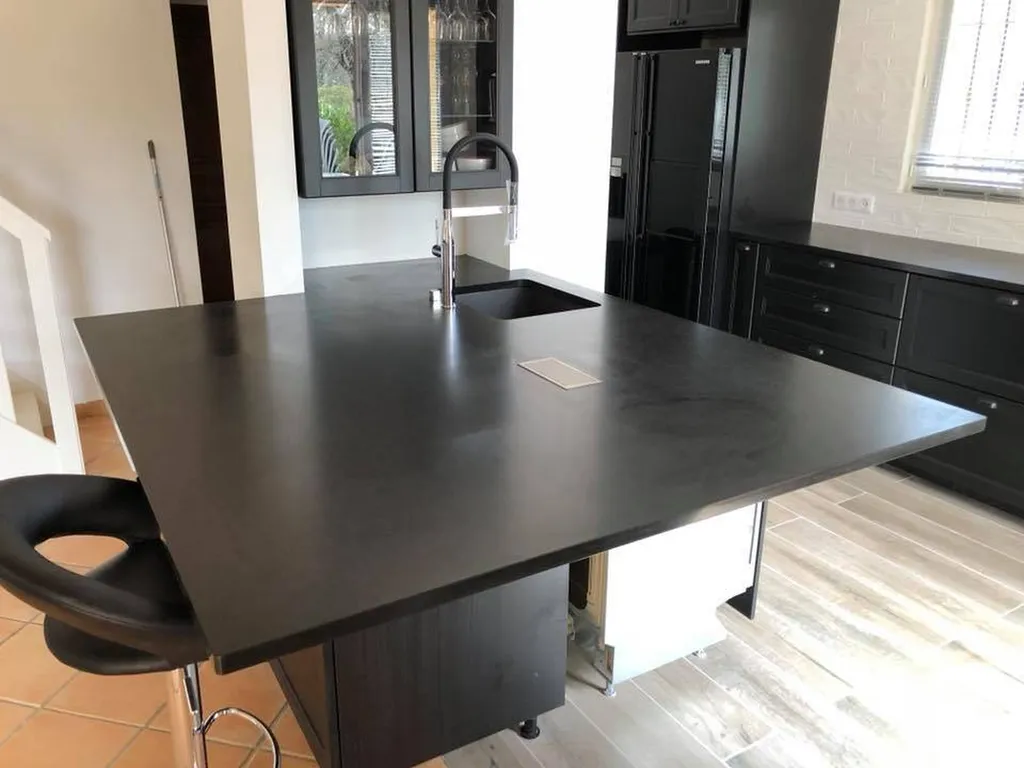 Ilot central avec cuve inox et robinet