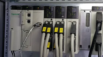 Mise en service d'une installation automatisée avec un TSX Premium Schneider Electric à Oran (Algérie)
