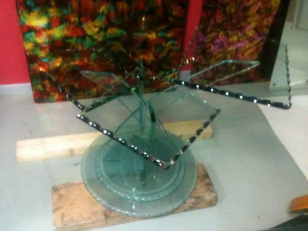 Création de mobilier décoratif en verre