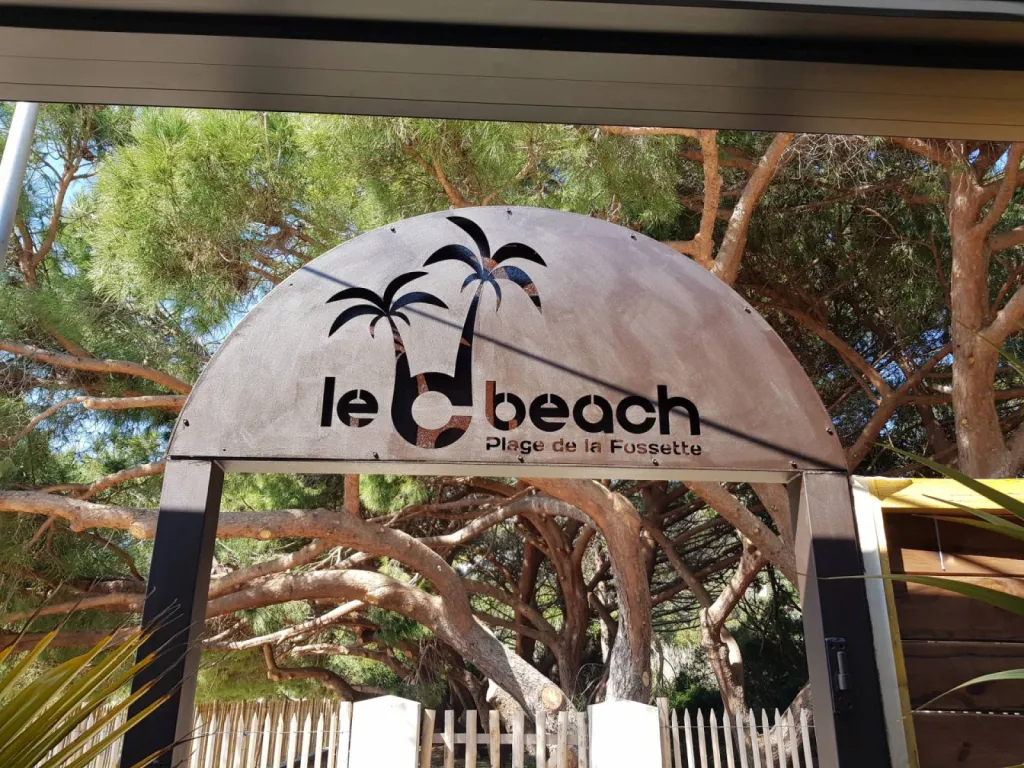 pergola pour restaurant de plage lavandou